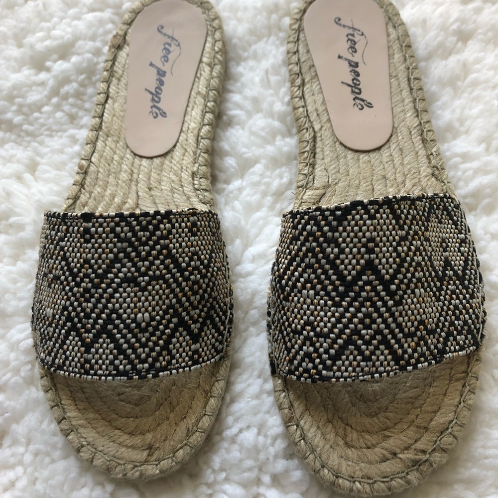 New Free People Espadrille slides size 9